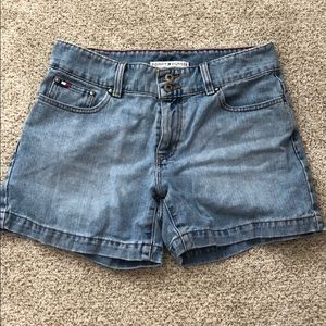 VINTAGE TOMMY HILFIGER SHORTS!
